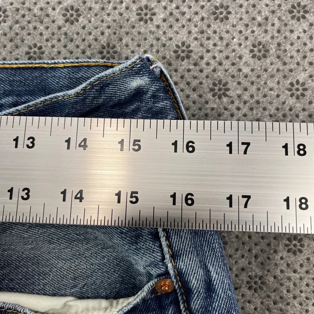 Levis 501 Original Fit Jeans Mens 32x30 Blue Denim Straight Leg Distressed